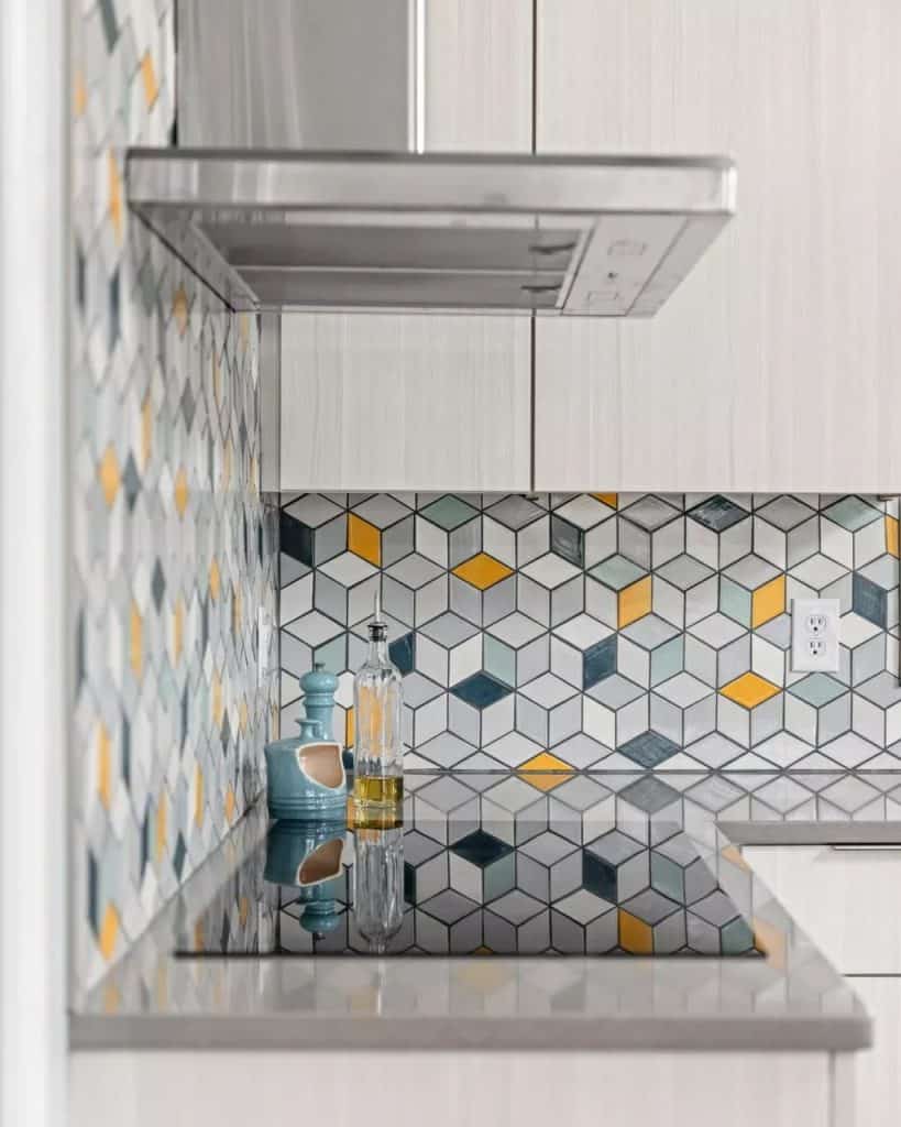 glass_subway_tiles_backsplash_2