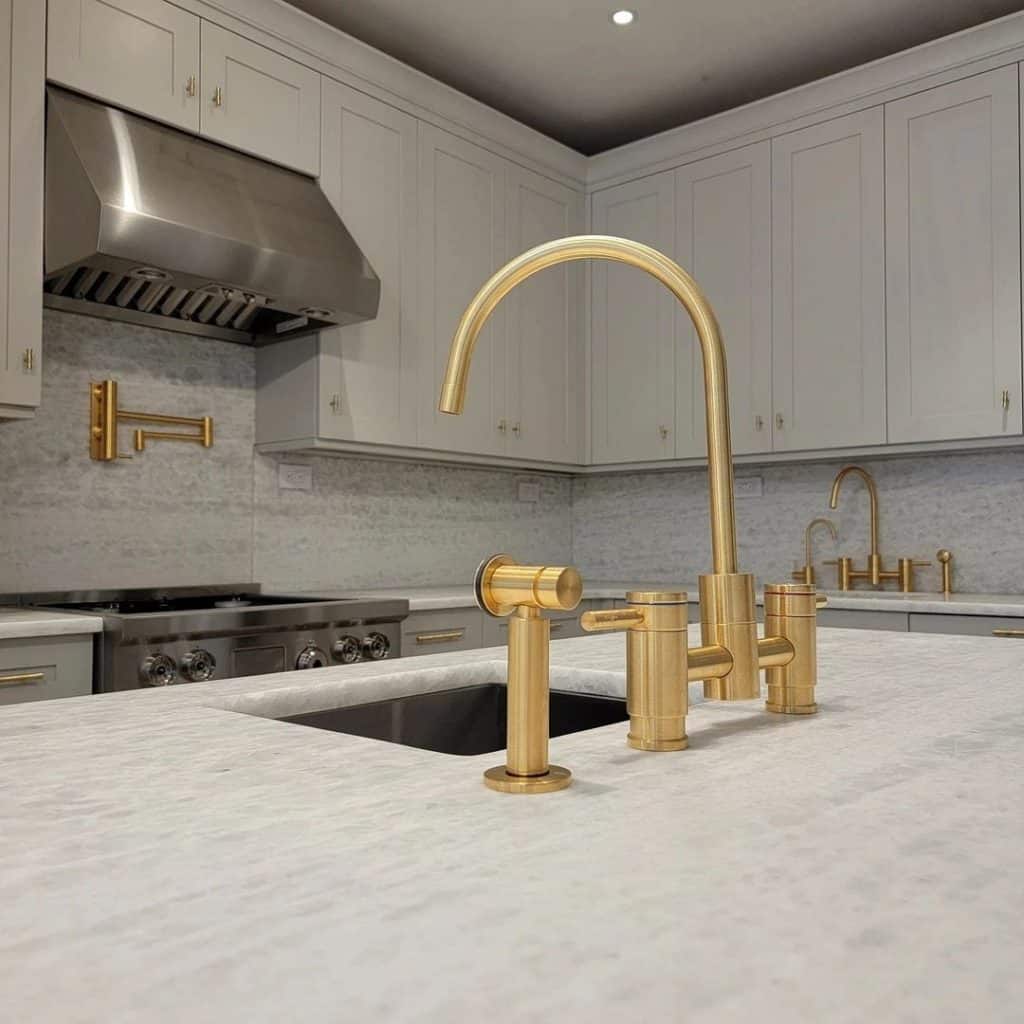 gold_faucet_kitchen_3