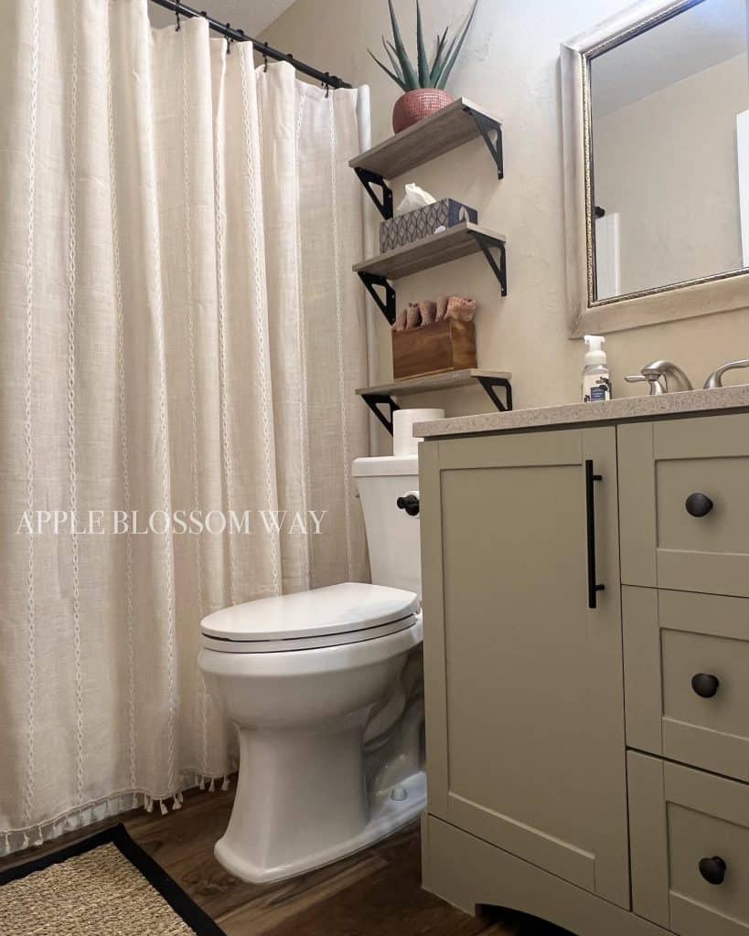 half_bathroom_decorating_ideas_