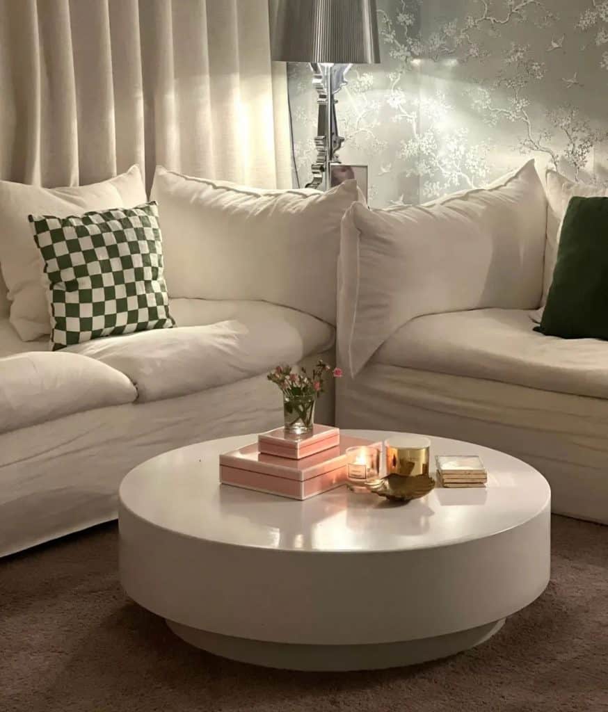 how_to_decorate_a_small_round_coffee_table_2