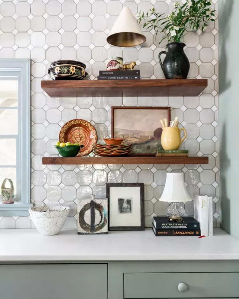 kitchen_backsplash_with_floating_shelves_