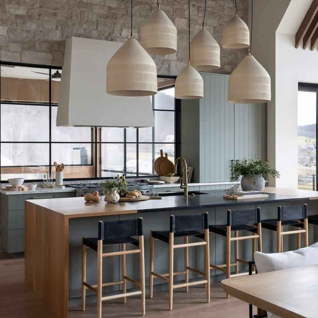 lights_over_kitchen_island_