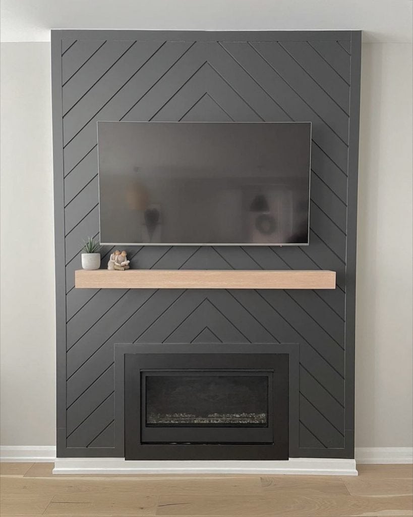 modern_farmhouse_shiplap_fireplace_1