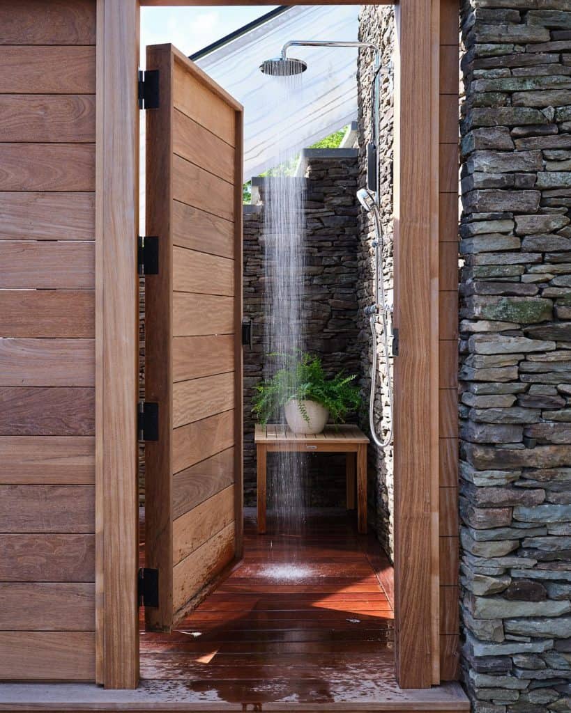 modern_outdoor_shower_ideas_4