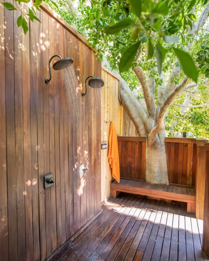 modern_outdoor_shower_ideas_4