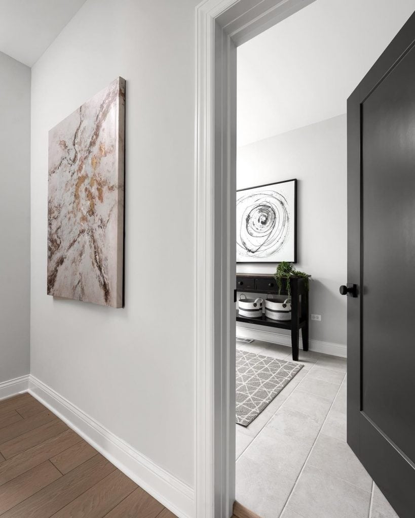 modern_white_walls_grey_trim