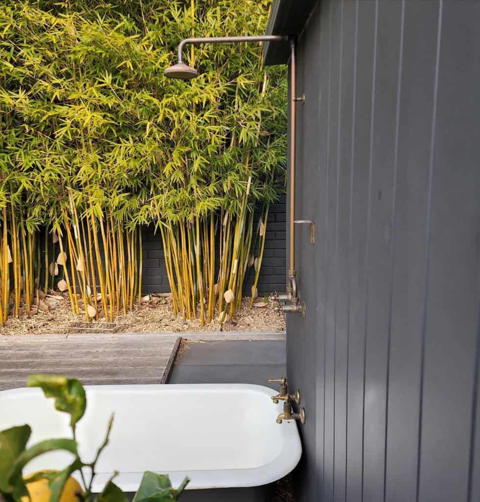 outdoor_shower_enclosure_ideas_4