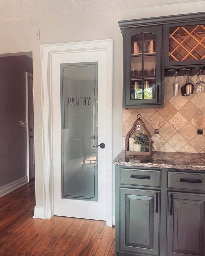 pantry_doors_with_frosted_glass_4