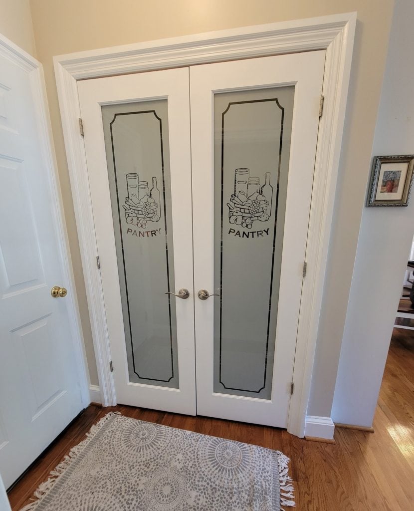 pantry_doors_with_glass_frosted_4