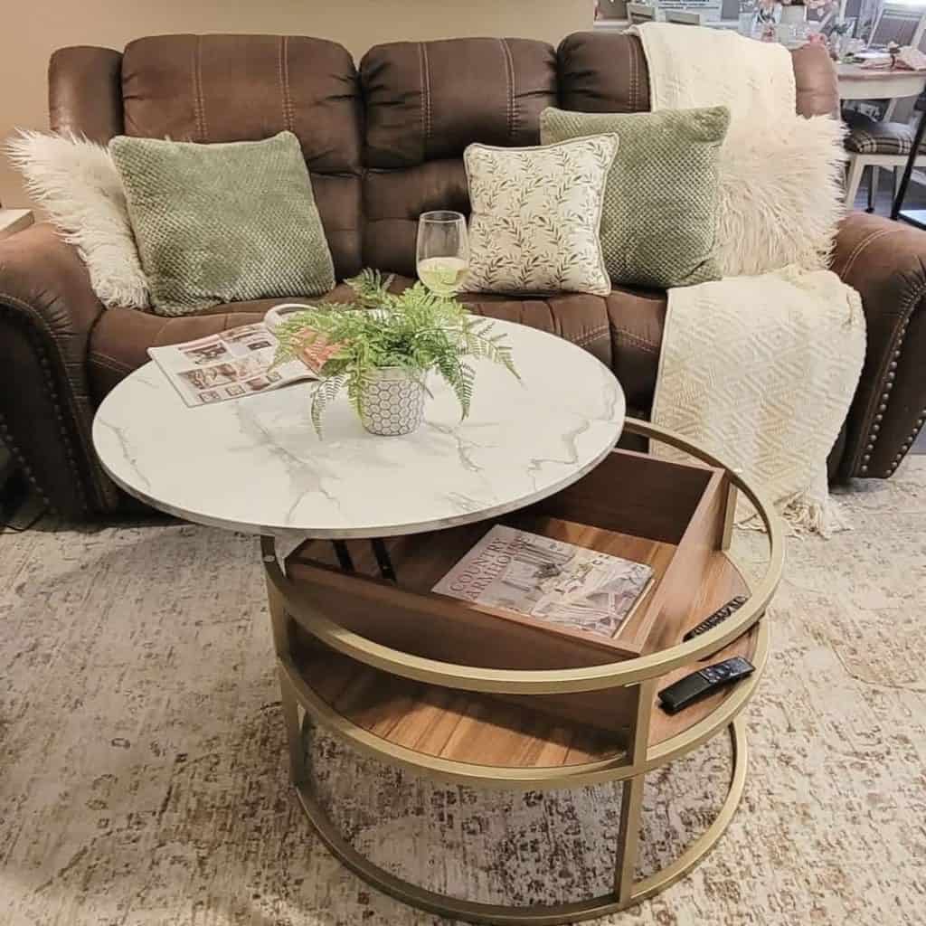 round_coffee_table_decor_ideas_7