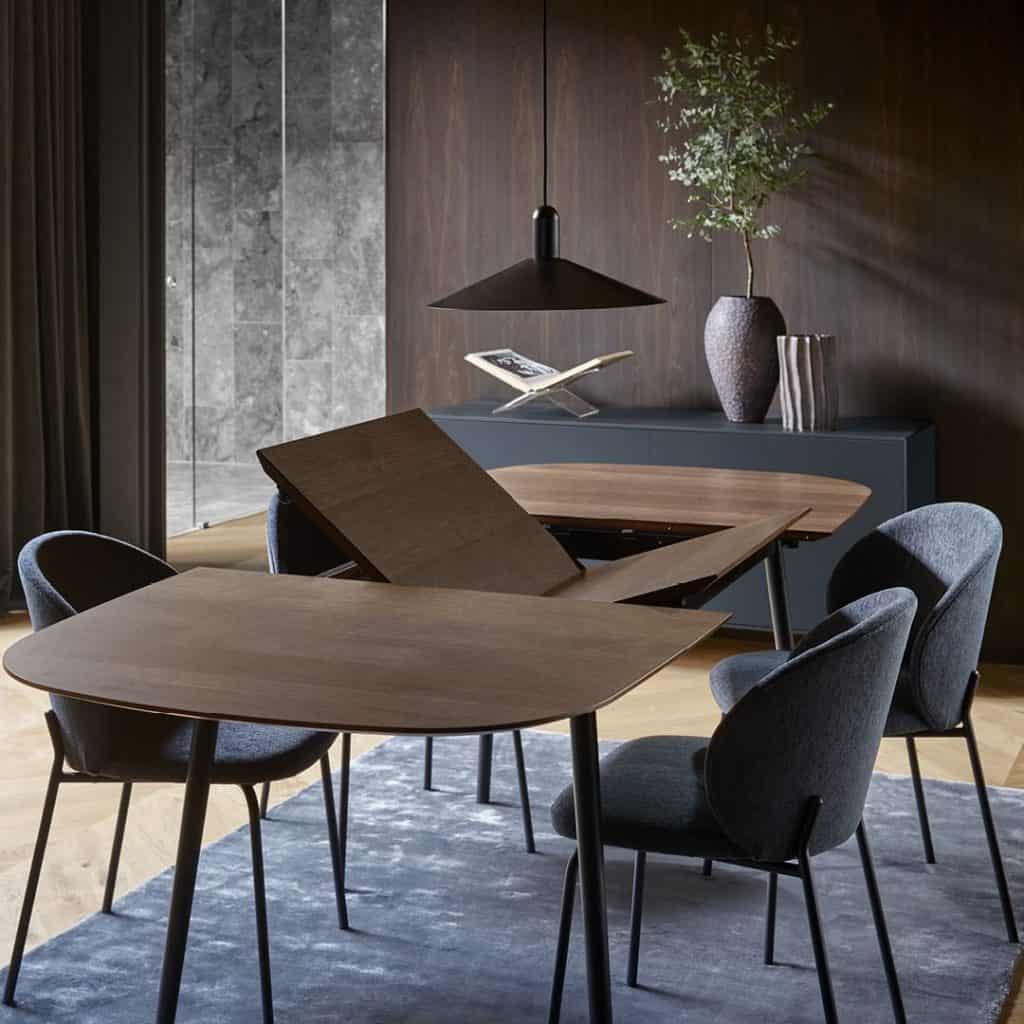 round_oval_extending_dining_table_3