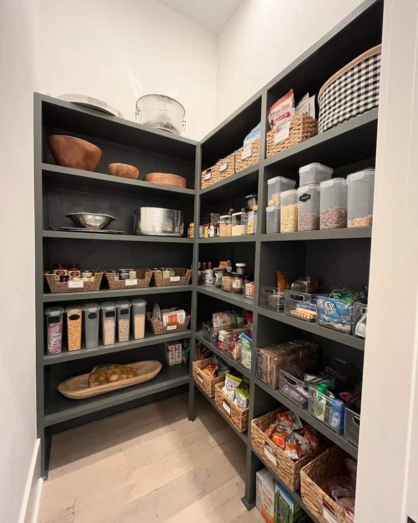 small_pantry_shelving_ideas_