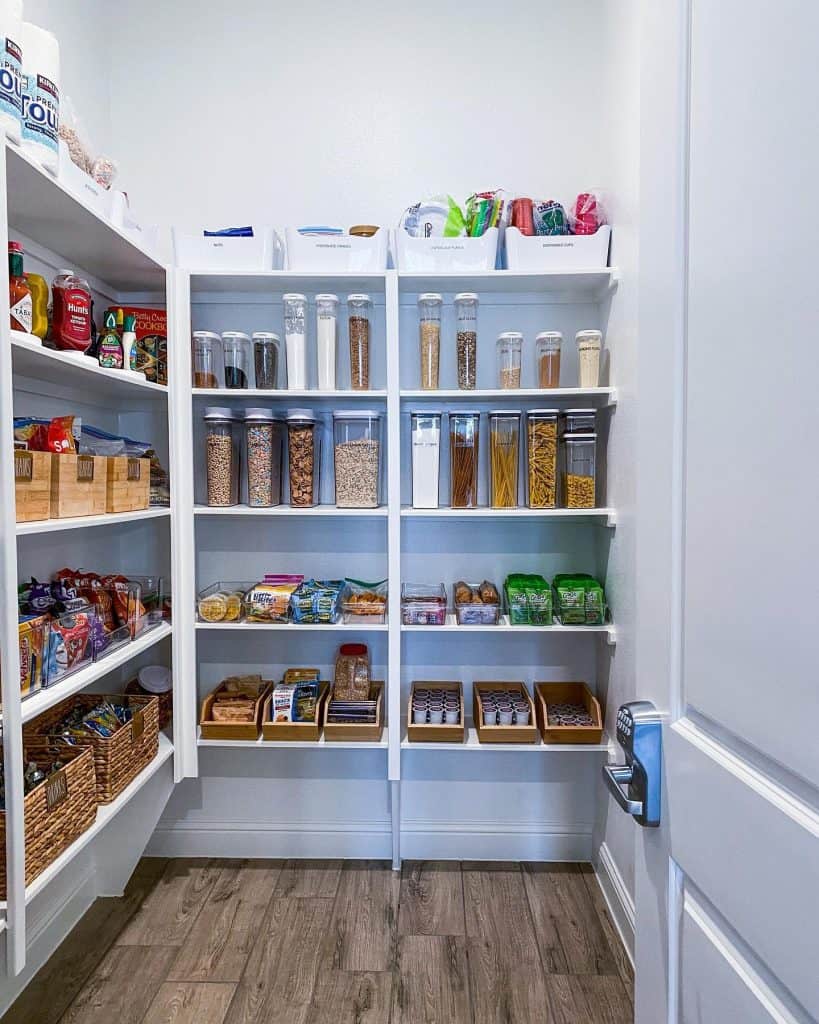 small_pantry_shelving_ideas_