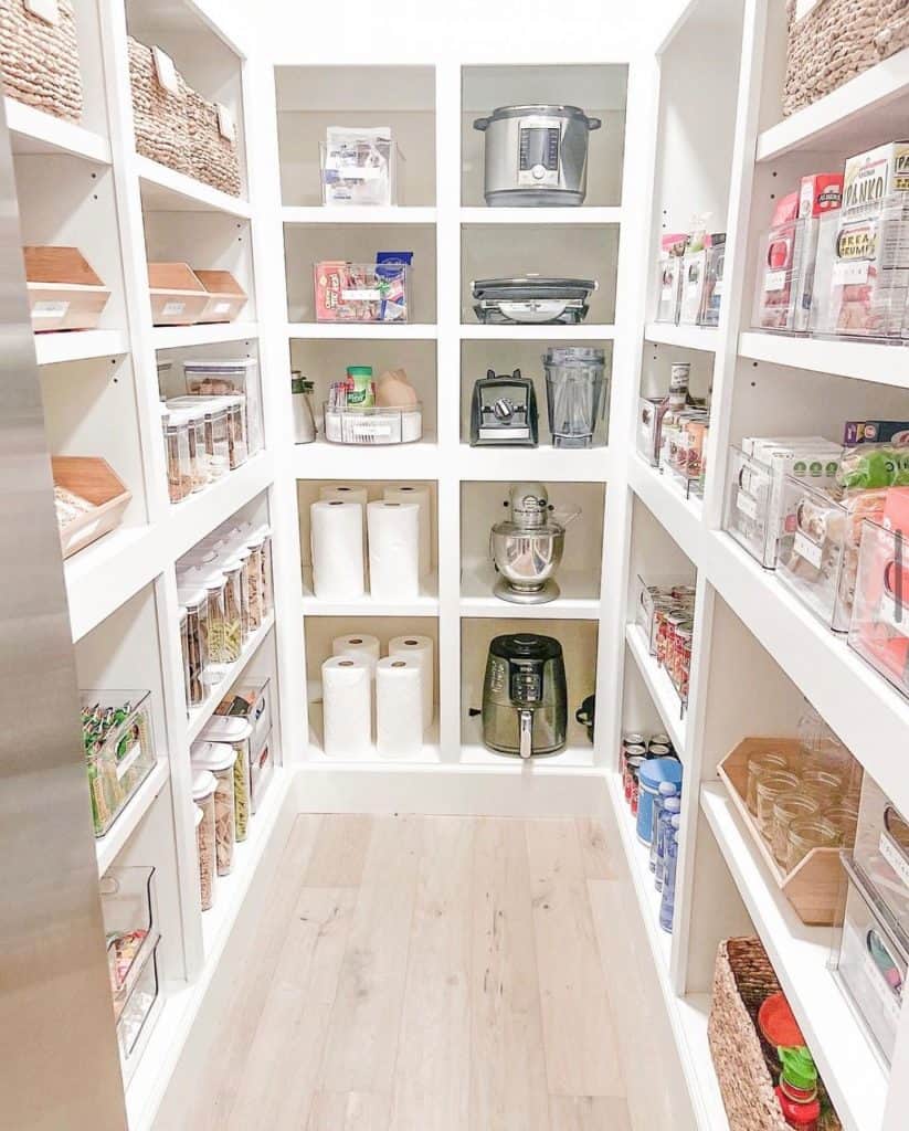 walk_in_pantry_shelving_ideas_