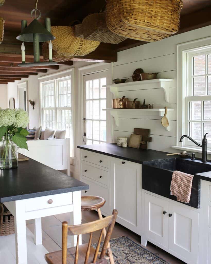 A_Classic_White_Kitchen_With_Black_Count_2