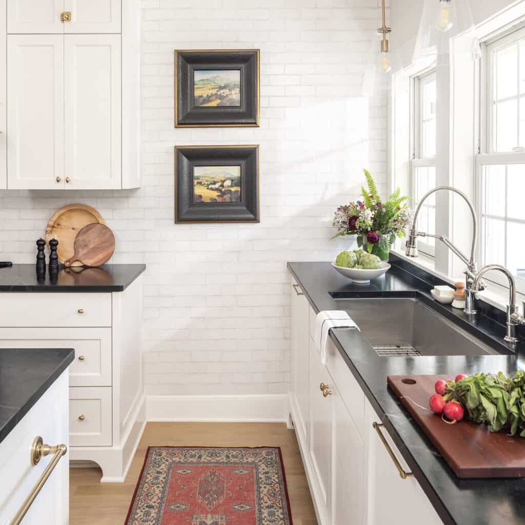 White_Brick_Backsplash_with_White_Cabine_2