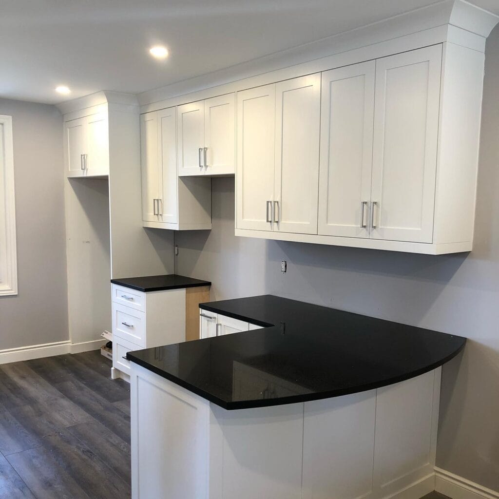 black_countertops_white_cabinets_2