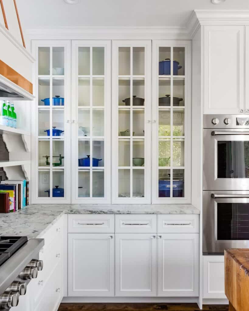 kitchen_upper_cabinets_with_glass_doors_1