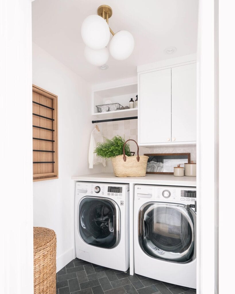 laundry_room_light_fixtures_2