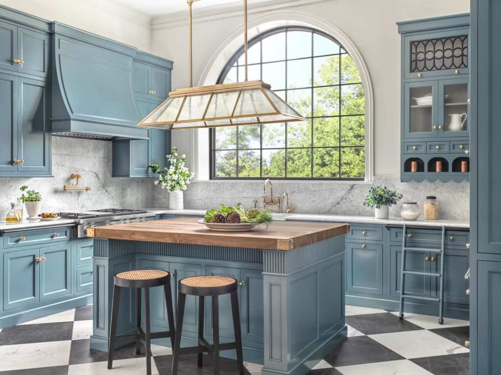 modern_blue_kitchen_cabinets_2