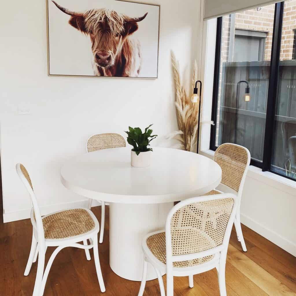 round_dining_table_white_2