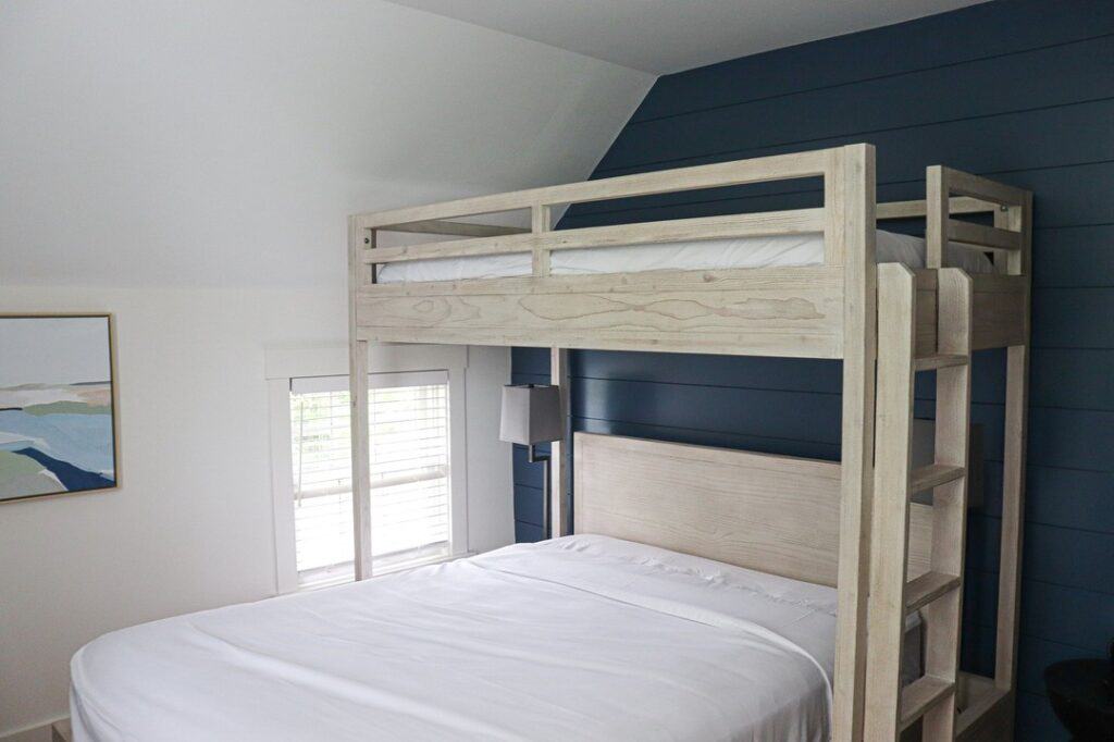 twin_over_queen_bunk_bed