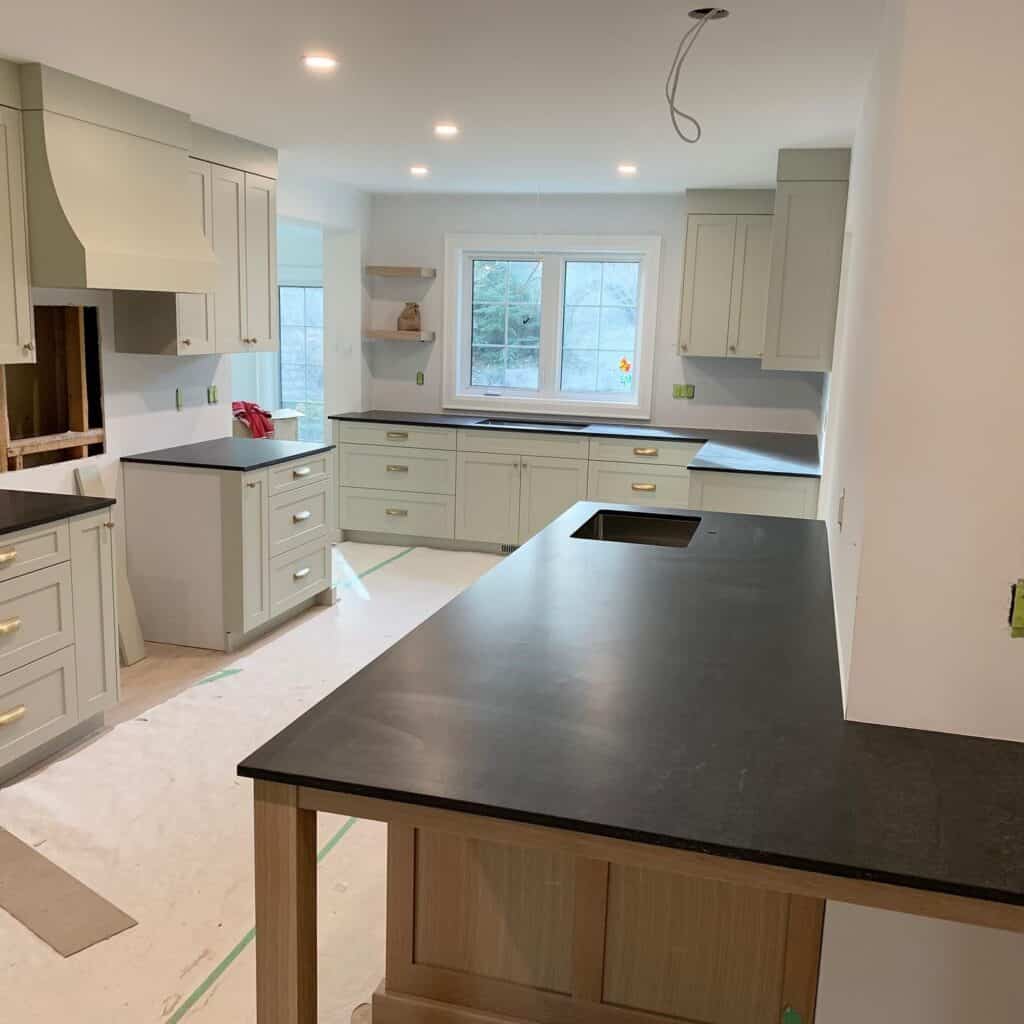 white_cabinets_and_black_countertops_2