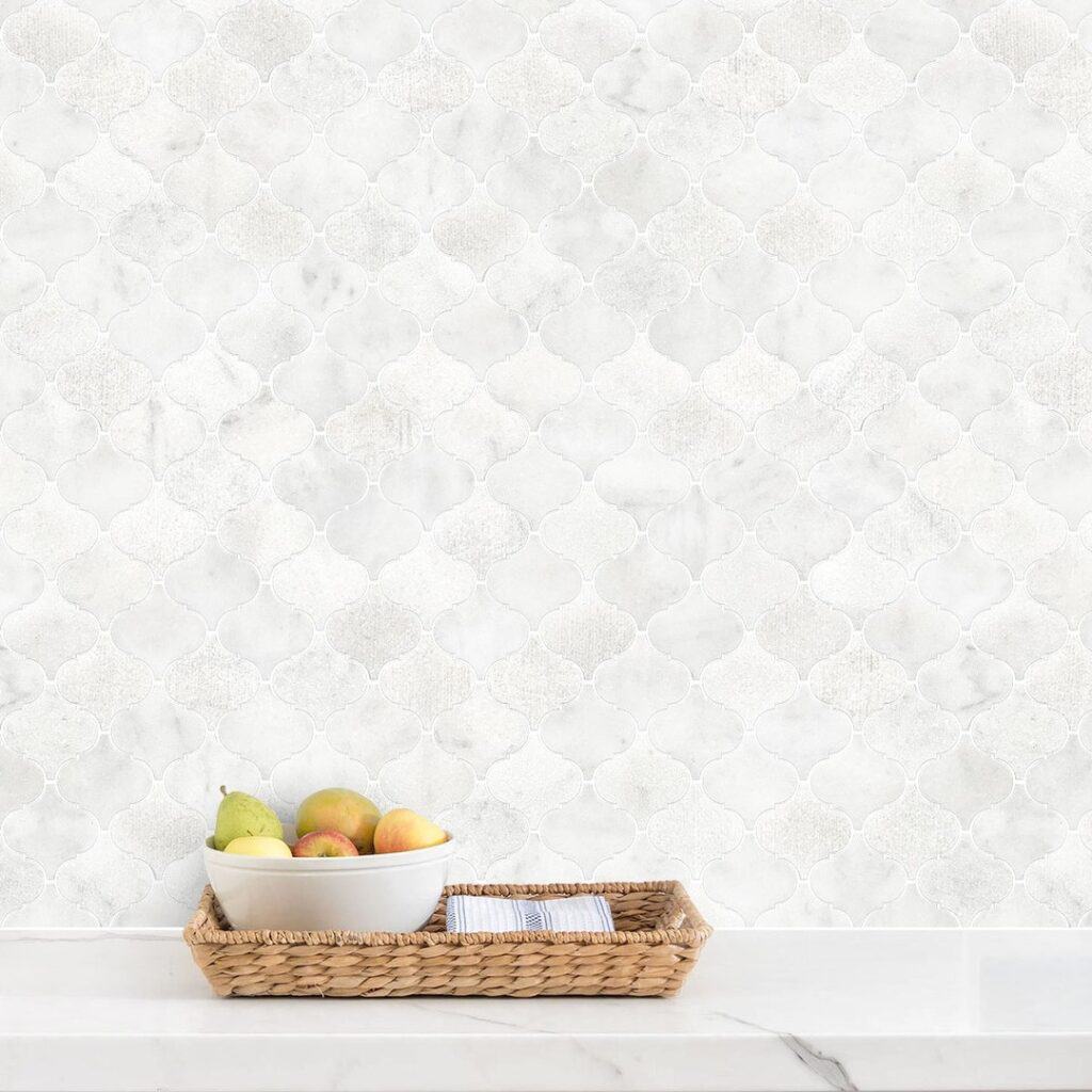 white_kitchen_backsplash_idea_2