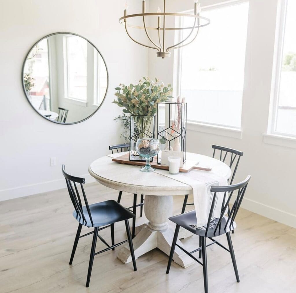 white_marble_round_dining_table_2