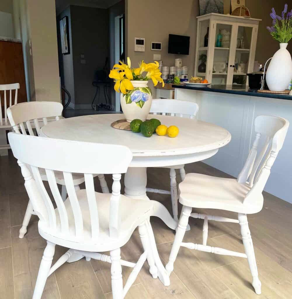 white_marble_round_dining_table_2