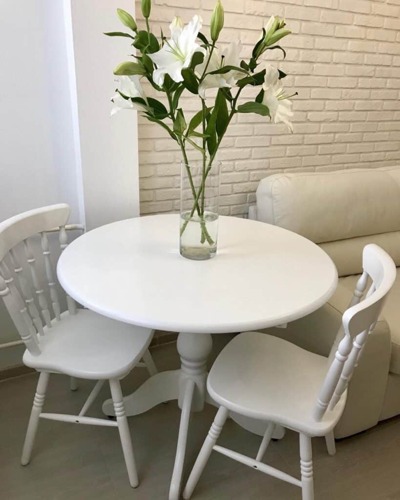 white_marble_round_dining_table_2