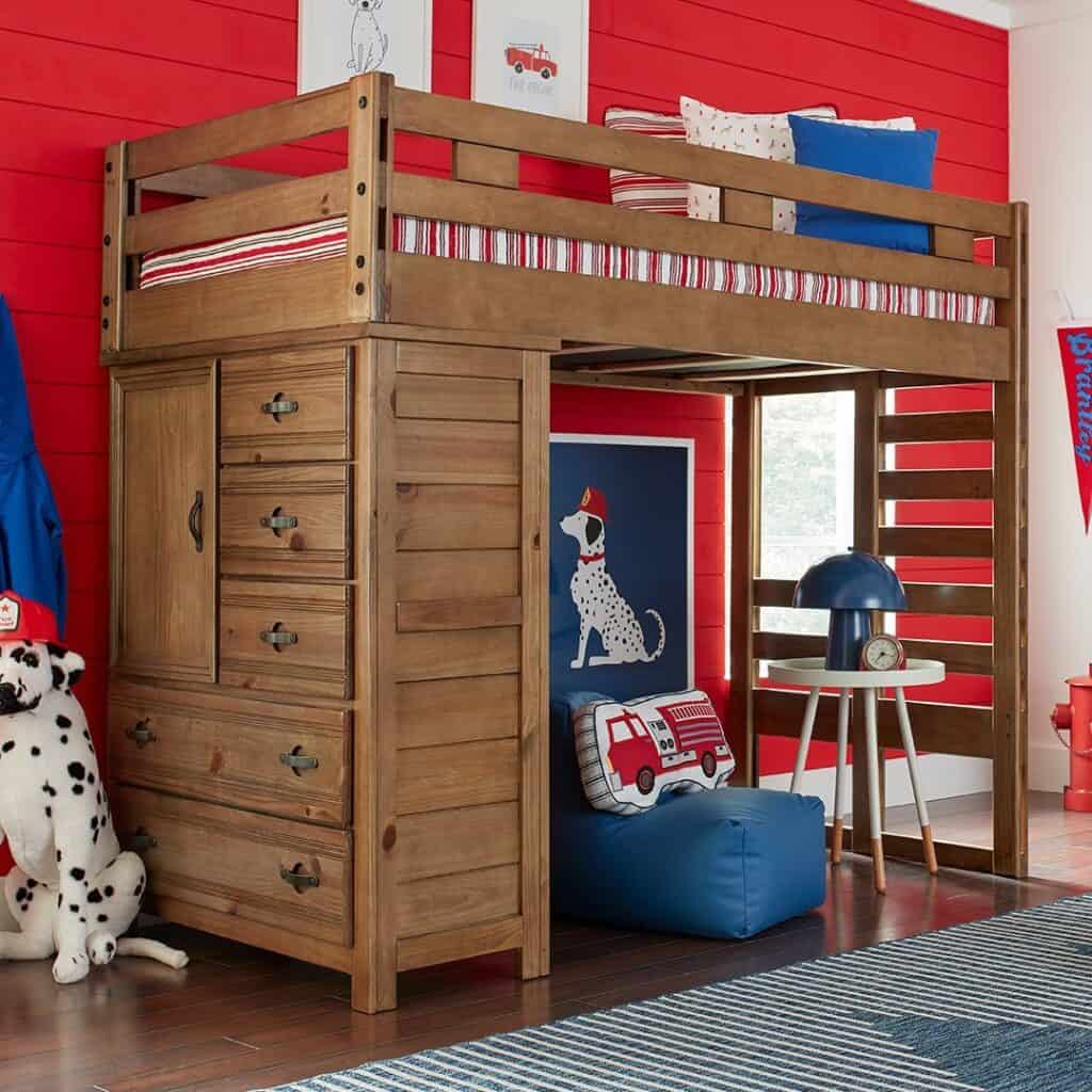 A_Child's_Bedroom_With_a_Bunk_Bed_and_St_3