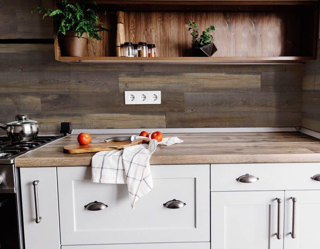 A_Kitchen_with_White_Shaker_Cabinets_and_4