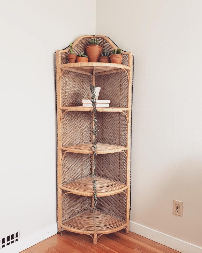 A_Wicker_and_Wooden_Corner_Shelf_Unit_in_3