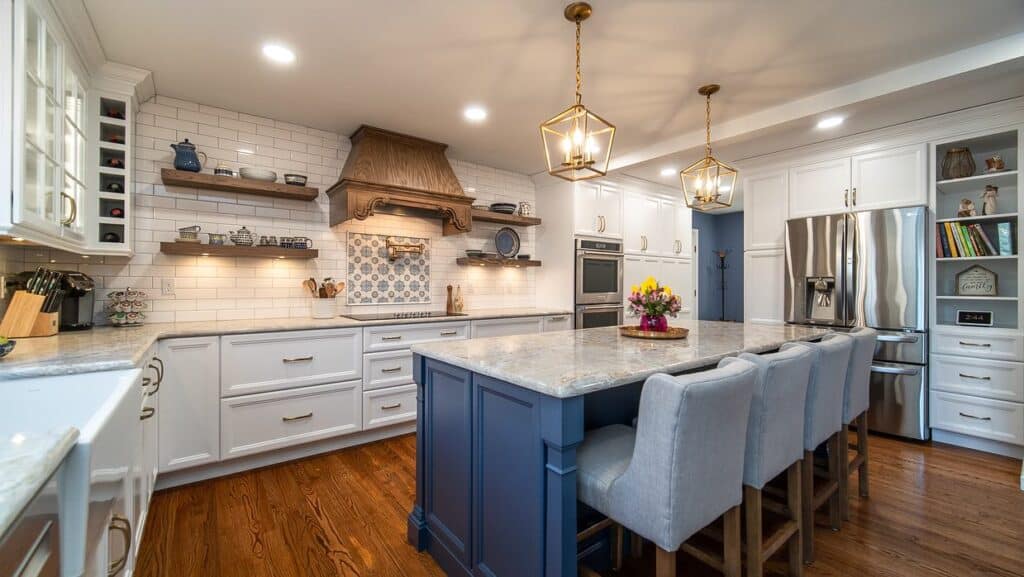 Elegant_Blue_and_White_Kitchen_with_Subw_4