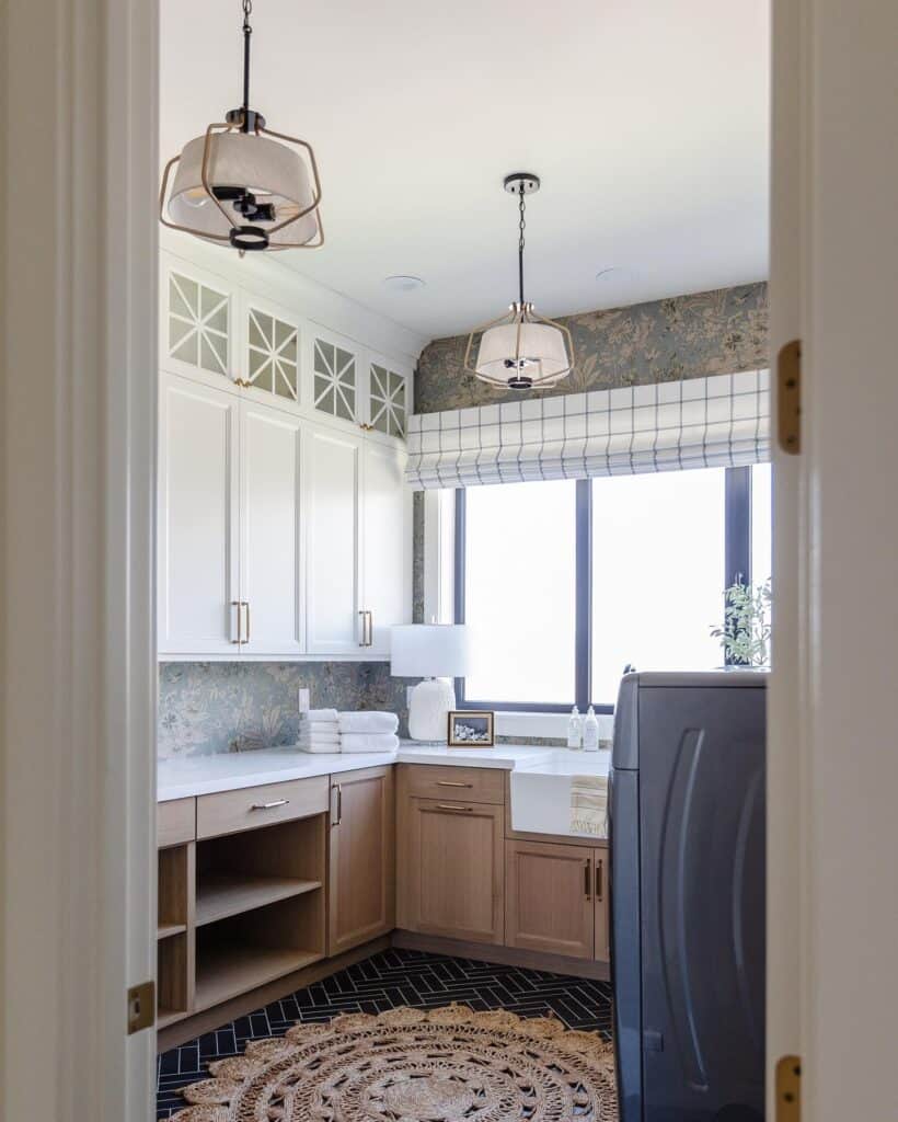 Laundry_Room_with_Two-Toned_Cabinets_and_3