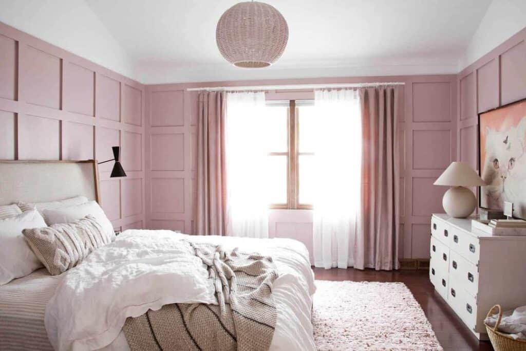 Pink_Bedroom_with_Wood_Paneling_Wall_3