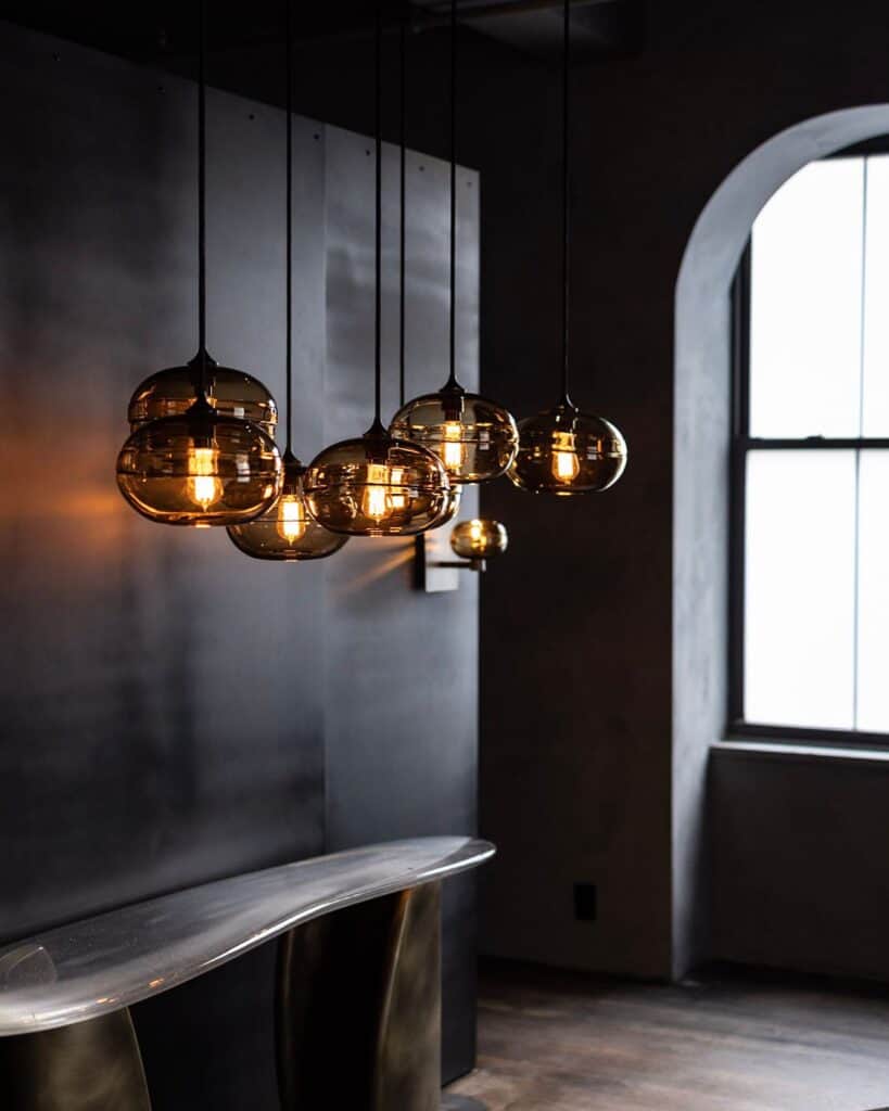 black_and_gold_pendant_lighting_1