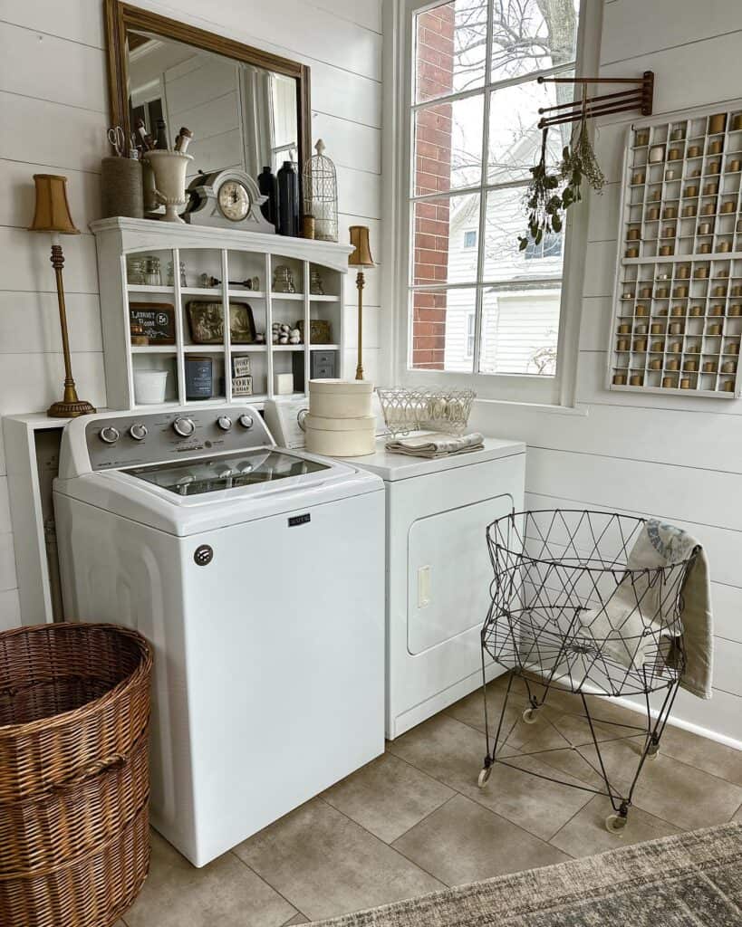 farmhouse_laundry_room_decor_6