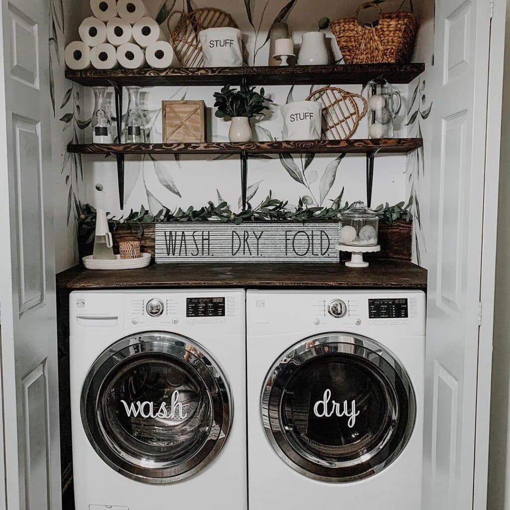 modern_farmhouse_laundry_room_6