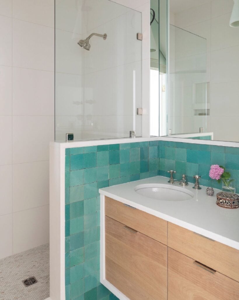 modern_tile_bathroom_4