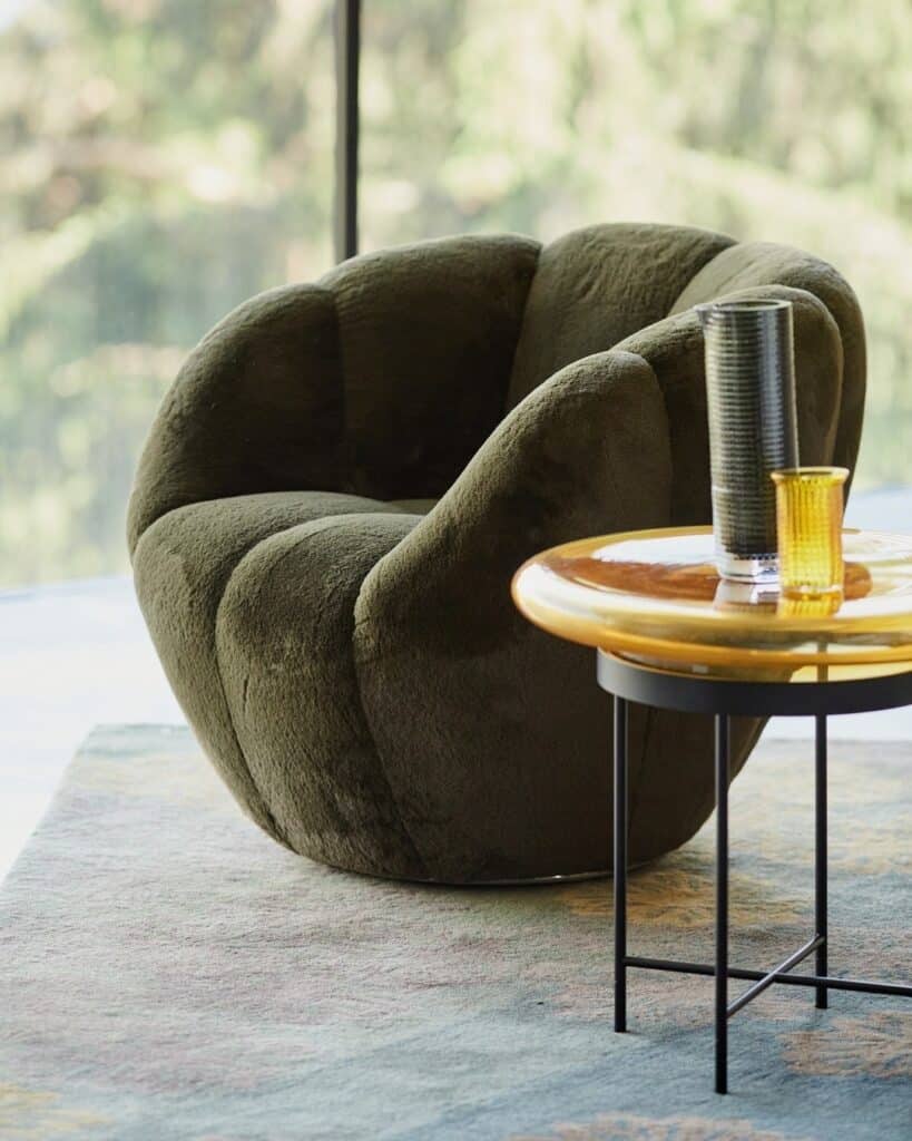 round_swivel_lounge_chair_2