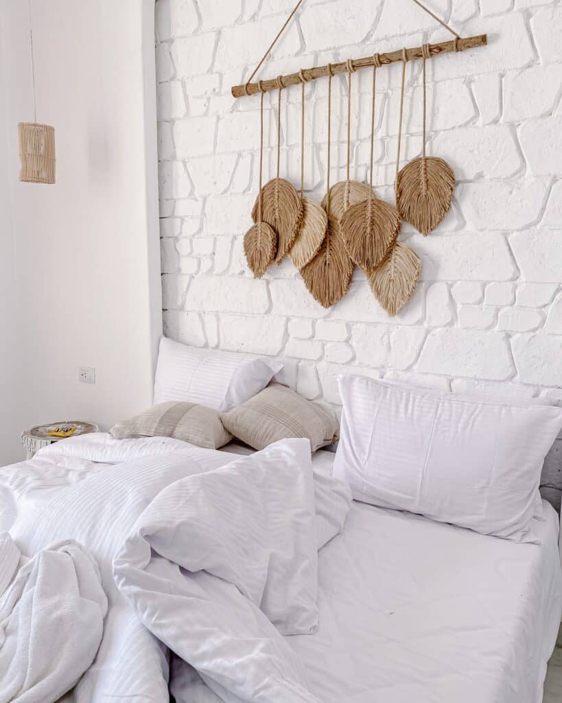 small_cozy_boho_bedroom_1