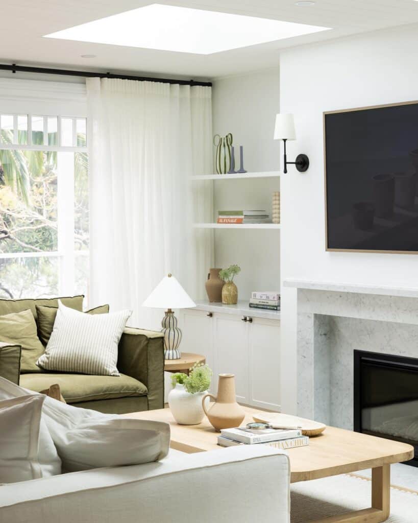 tv_mounted_above_fireplace_4