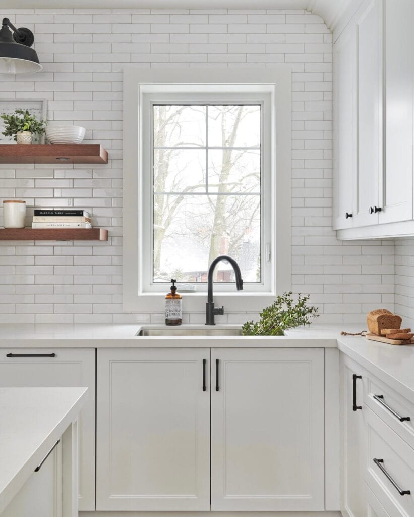 warm_gray_grout_with_white_subway_tile_