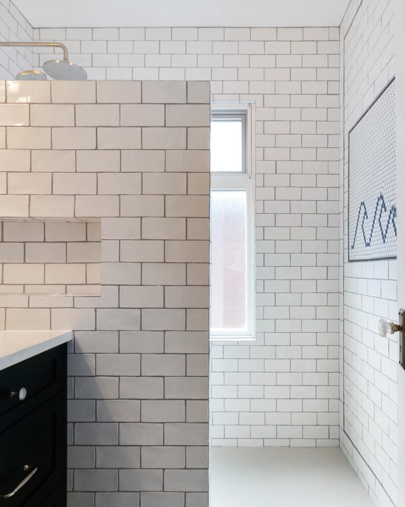 white_subway_tile_with_warm_gray_grout_