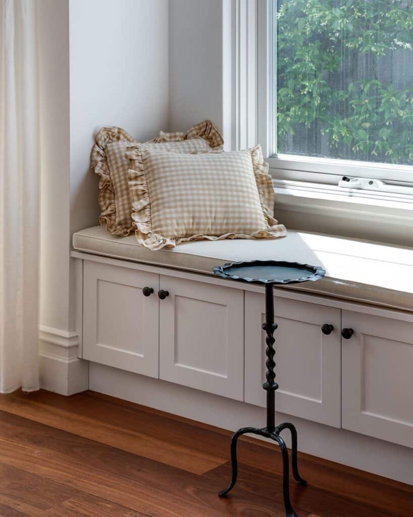 window_bench_seat_with_storage_