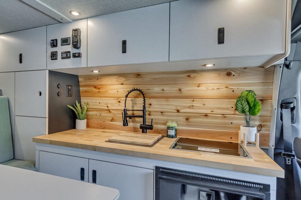 wood_backsplashes_for_kitchens_5