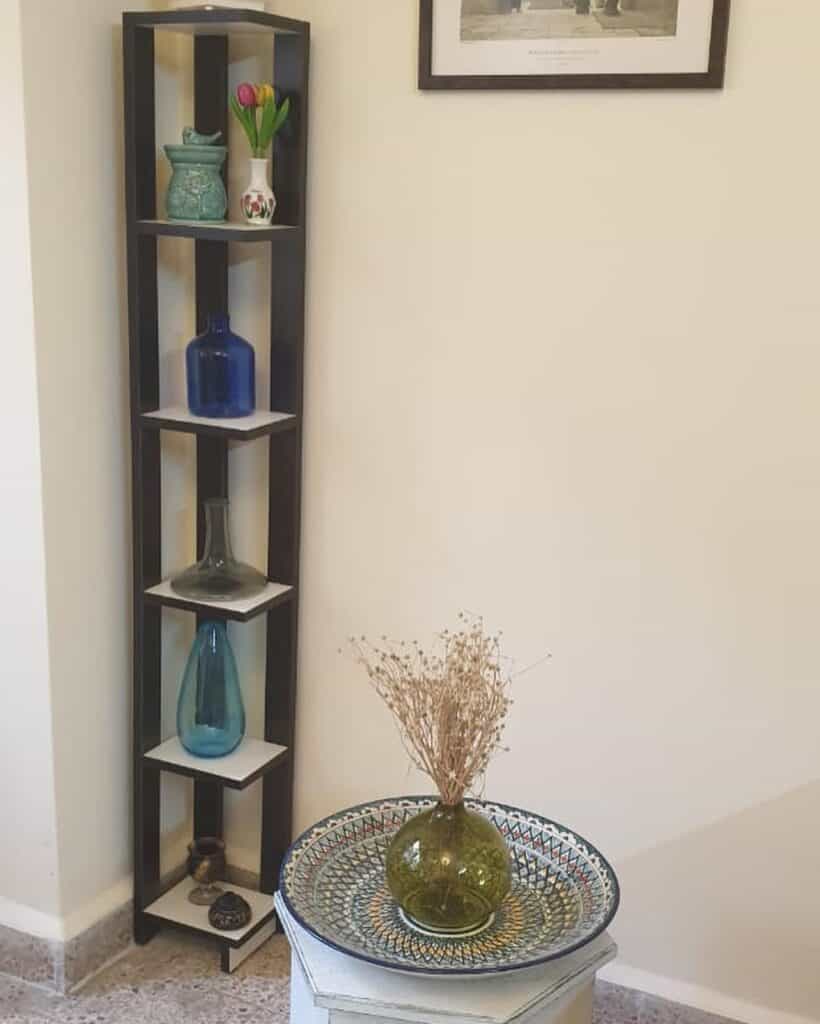 wooden_corner_shelf_3