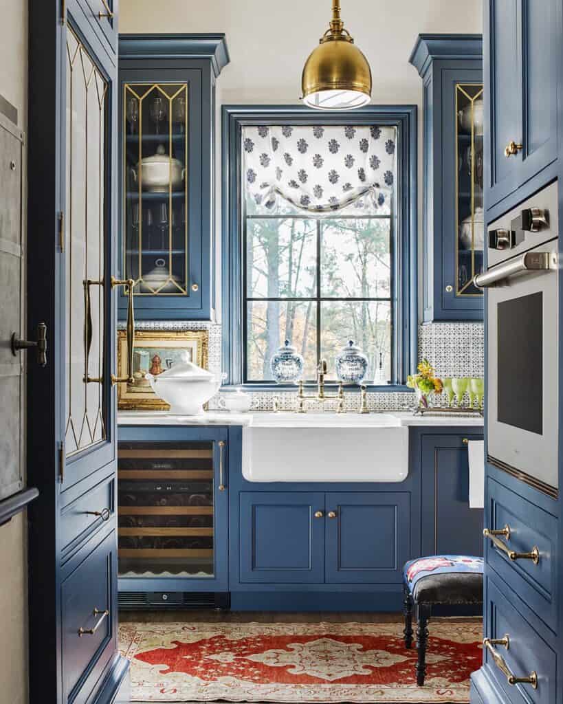 A_Blue_and_Gold_Kitchen_with_a_Matching__5